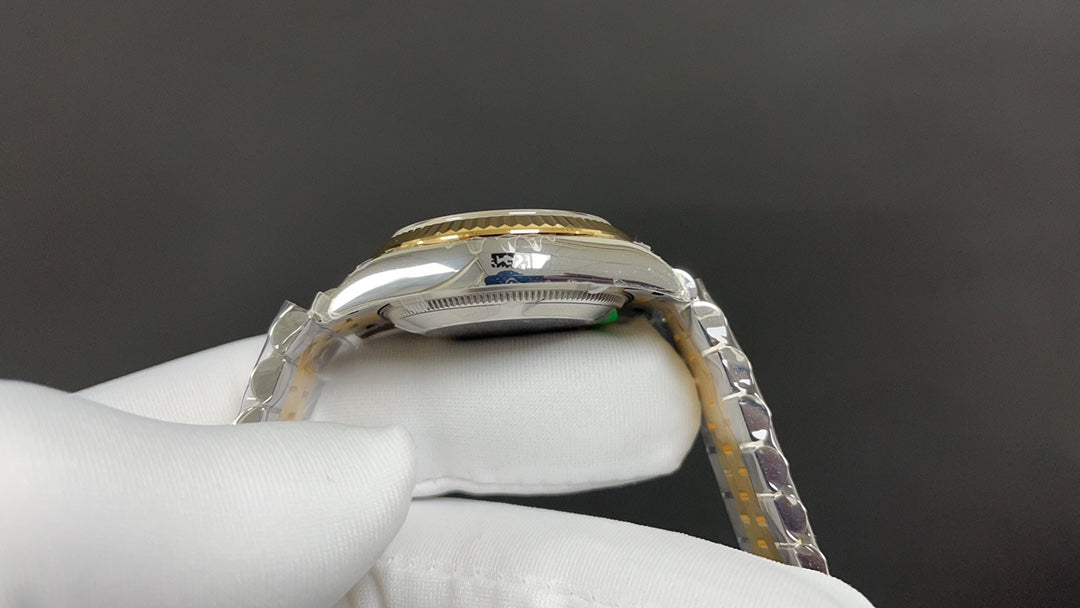 Gold Green Automatic Watch 31 mm